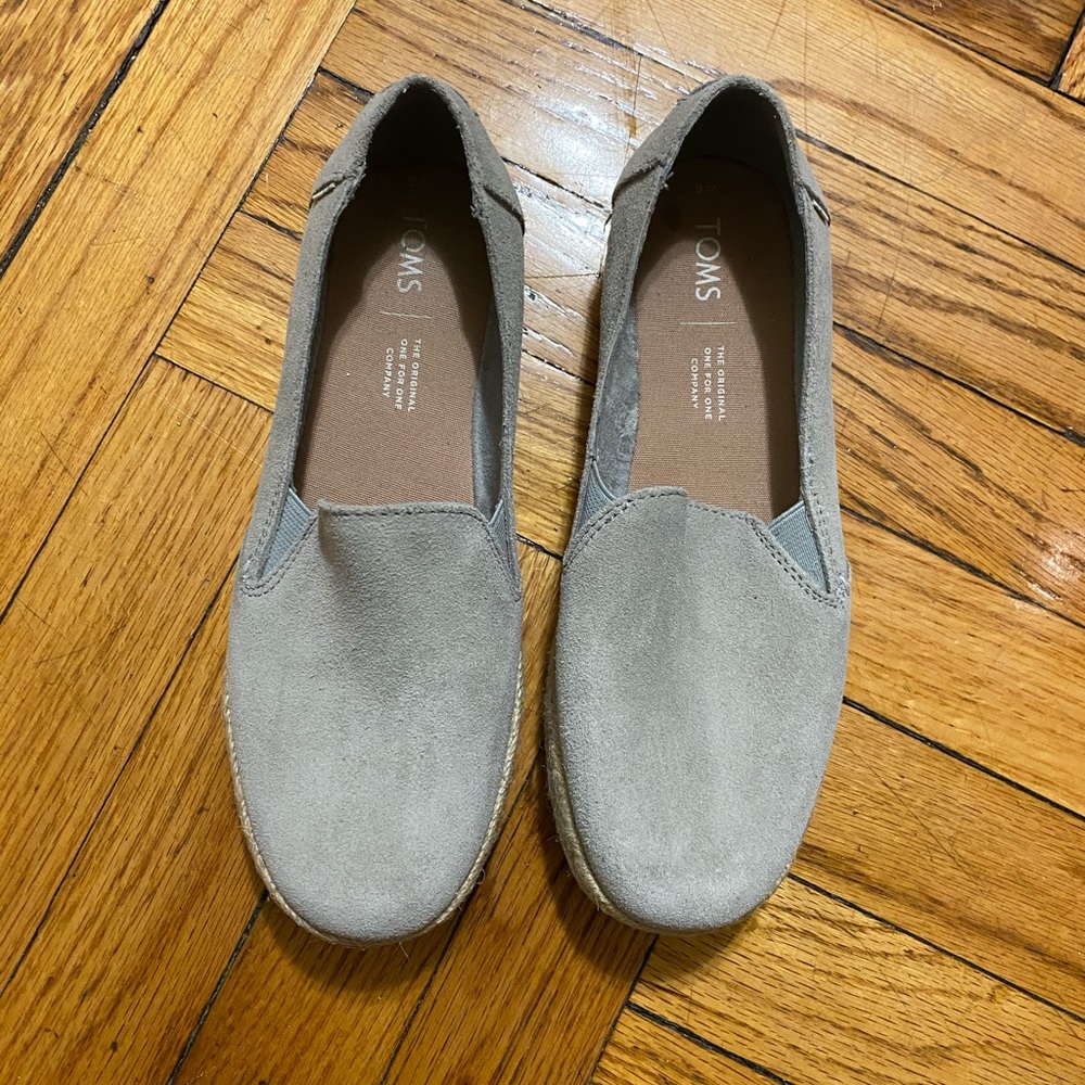 Toms size 9 women brand new